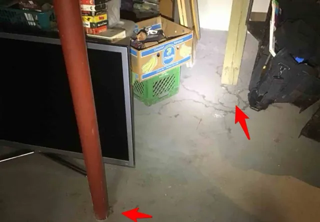 Beam posts not properly fastened or footed: photo 2 from a Chicago inspection report