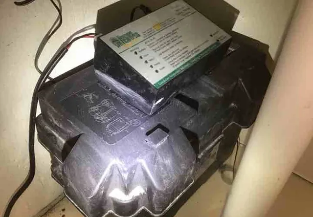 Sump pump battery backup not working: photo 1 from a Chicago inspection report